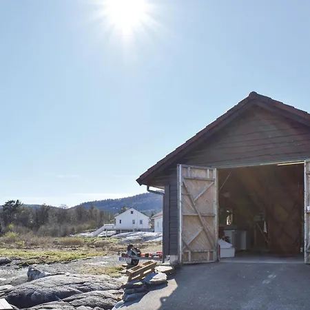 4 Bedroom Gorgeous In בית נופש *