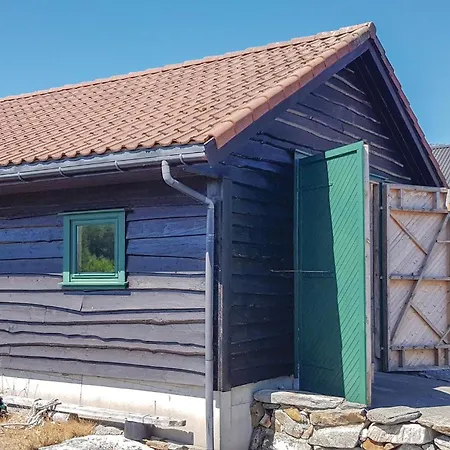 Awesome Home In Hervik With House Sea View Feriehus