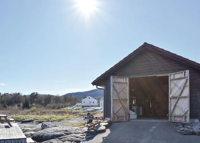 4 Bedroom Gorgeous In Casa vacanze *