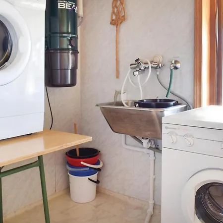 4 Bedroom Gorgeous In Feriehus Hervik