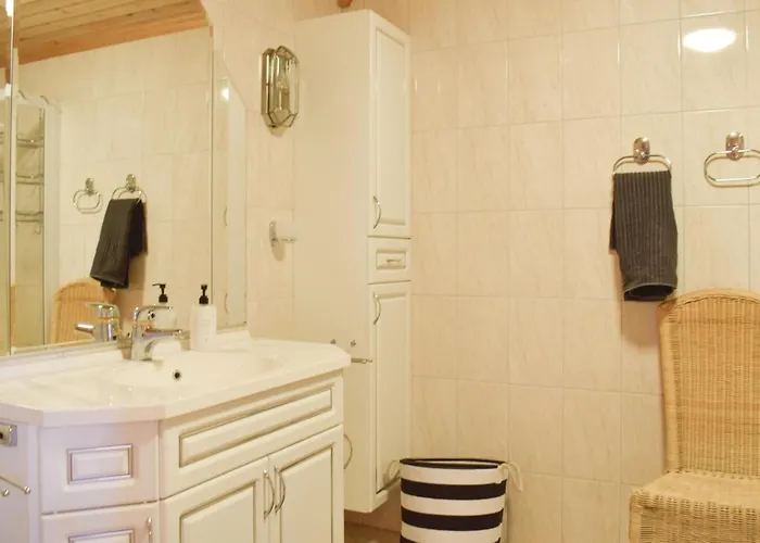 بيت للعطل 4 Bedroom Gorgeous In *